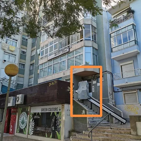 Cozy In W Swing Chairs ألمادا