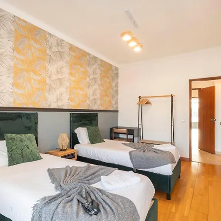 Cozy In W Swing Chairs شقة