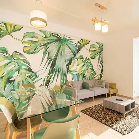 Cozy In W Swing Chairs شقة ألمادا